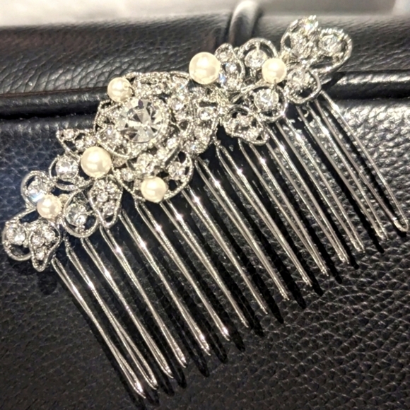 Rhinestone & Pearl Bridal Hair Accessory + Earings - BNIB - Picture 3 of 7